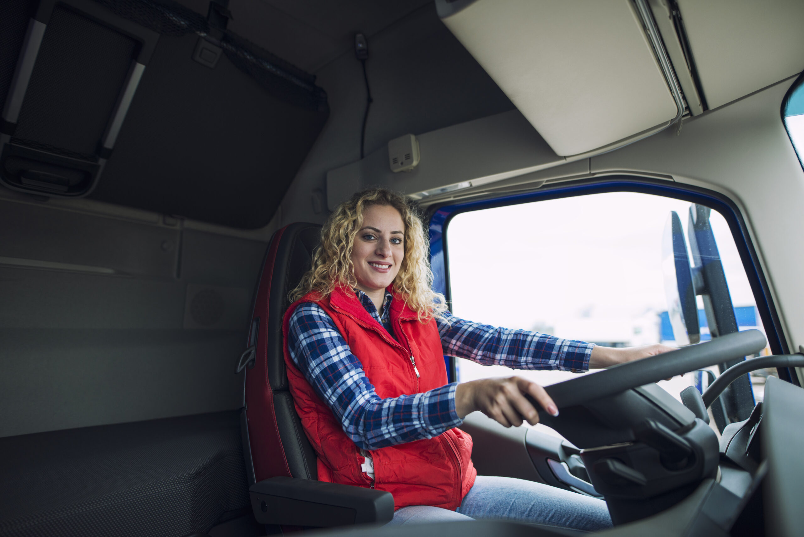Women in Trucking Canada Career Opportunities & How to Get Licensed